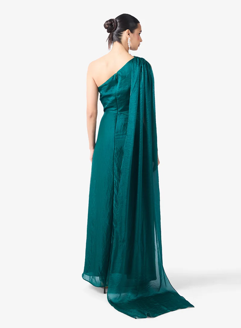 نمشي x فستان بكتف واحد مع كم عباءة