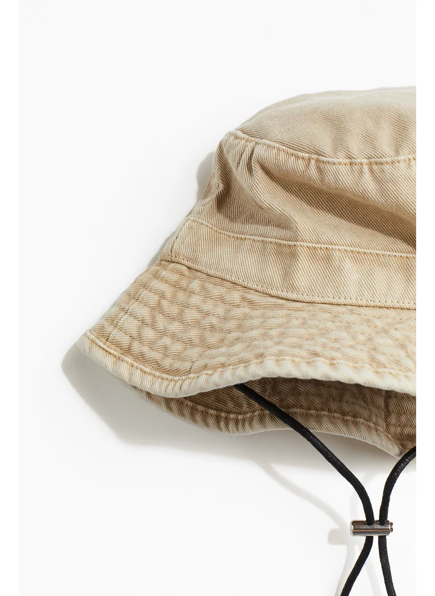 اتش اند ام Chin-Strap Bucket Hat