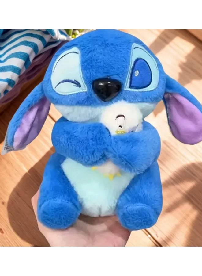 ستيتش دمية ستيتش يحتضن البطة – لعبة محشوة ناعمة جدًا 25–30 سم | دمية لطيفة للهدية والديكور ولمسات الدفء - Image 3