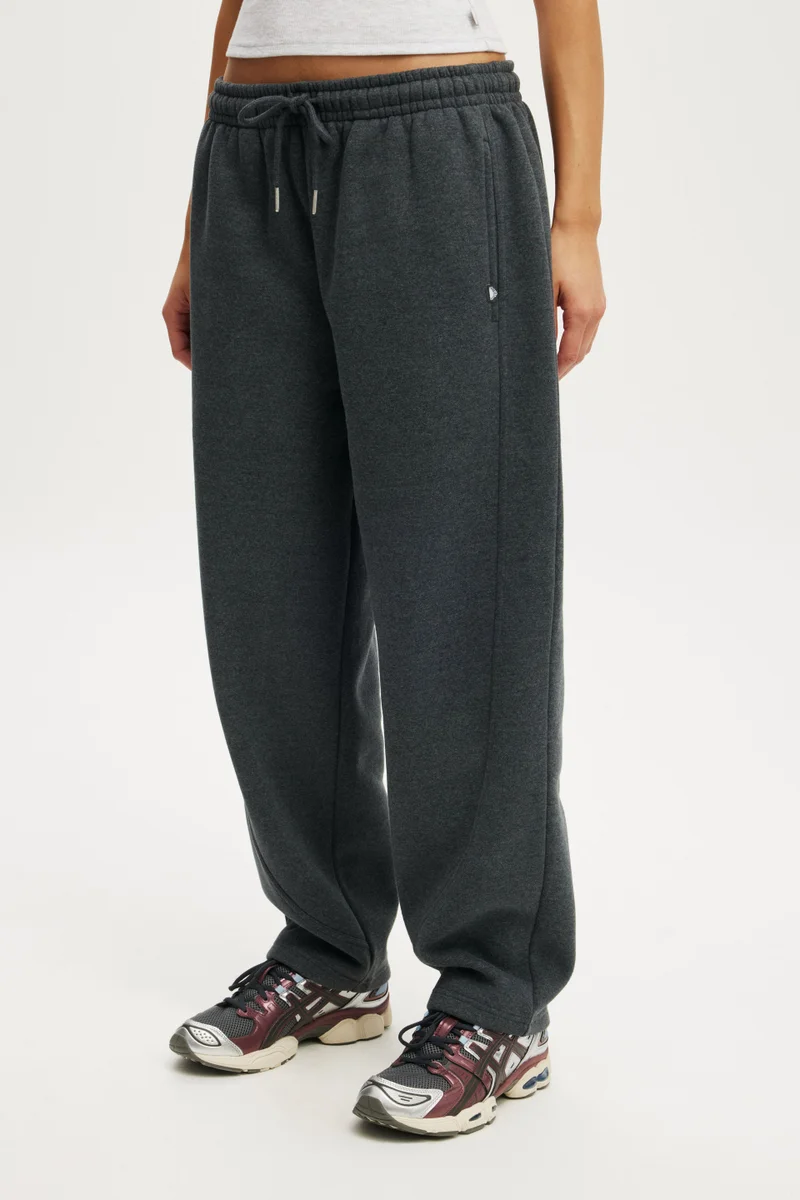 بودي Plush Essential Barrel Sweatpant