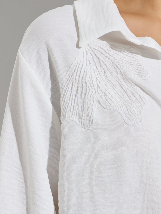 Styli White Floral Patch Detail Oversized Shirt - Image 4
