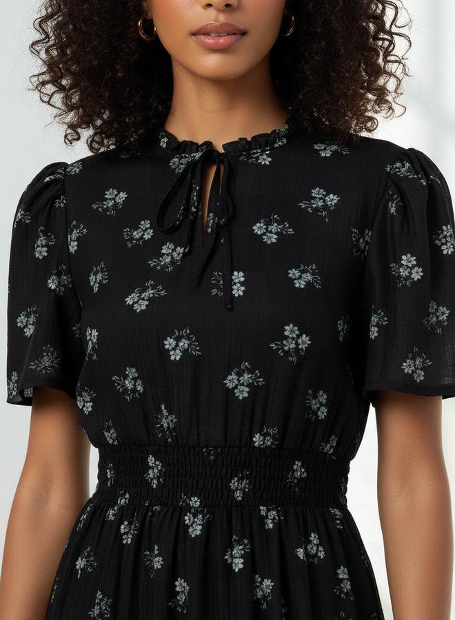 سبلاش فيڤ فستان ميدي من الفيسكوز بطبقات وأكمام فراشة - Image 4