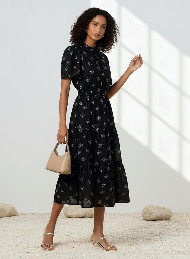 سبلاش فيڤ فستان ميدي من الفيسكوز بطبقات وأكمام فراشة - Image 2