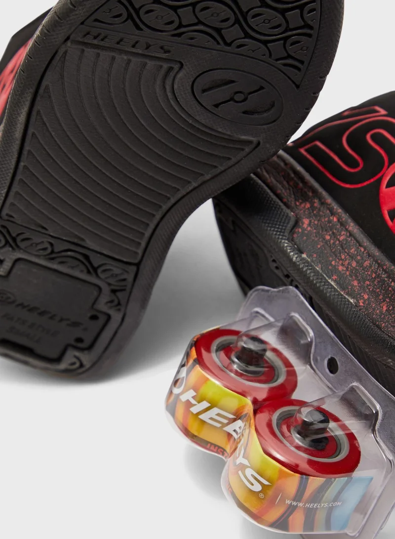 HEELYS Youth Split Low Top Sneaker