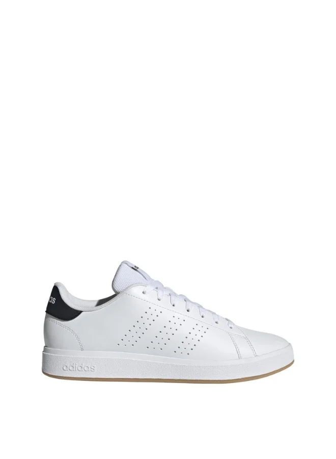 adidas أحذية رياضية رجالية بيضاء   .