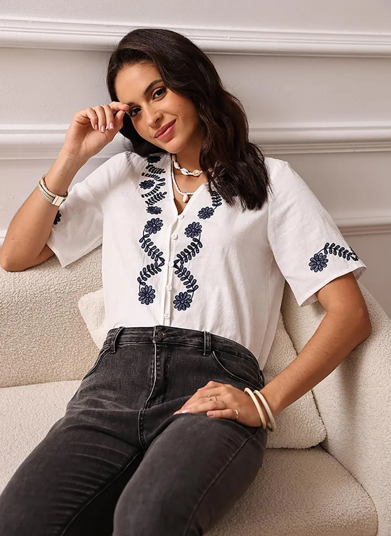 YUNIQEE White V-Neck Short Sleeves Regular Top