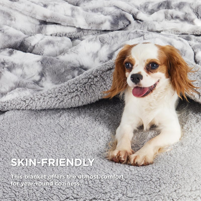 Bedsure GentleSoft Sherpa Fluffy Blanket Twin Size (150 cm x 200 cm) - Fleece Warm and Cozy Fuzzy Faux Fur Throw for Couch, Sofa, Bed Decor, Tie Dye Design, Light Grey - Image 4