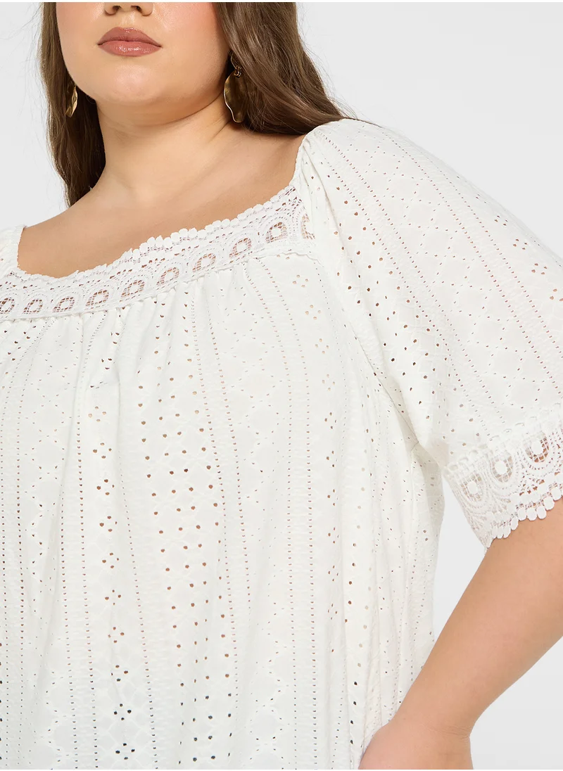 جينجر بلس Broderie Detail Top