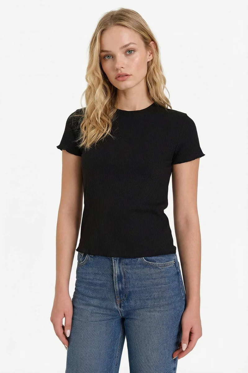 ديفاكتو Fitted Ribbed Camisole T-Shirt