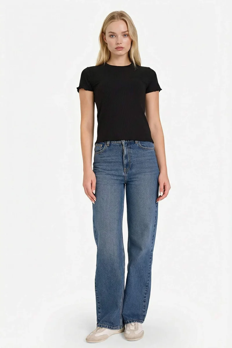 ديفاكتو Fitted Ribbed Camisole T-Shirt