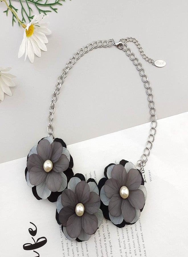 بوكار قلادة بوكار المصنوعة يدويًا من الأكريليك، قلادة على شكل زهرة، قلادة تشوكر مميزة للنساء (NK-10242-رمادي) - Image 3