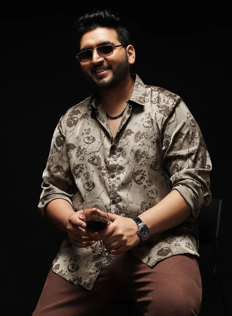 Instafab Plus Instafab Plus Men's Wenge Brown Faded-Flora Jacquard Shirt | Spread Collar , Long Cuffed Sleeves , Button Closure , Curved Hemline | Botanical Jacquard Cotton-Blend Material For Casual & Evening Wear