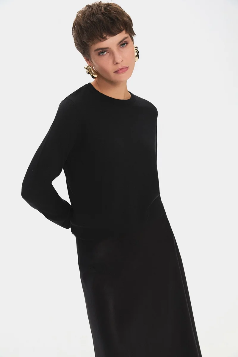 JUNE Women's Exclusive Viscose Blend Regular Fit Crew Neck Knitwear Sweater