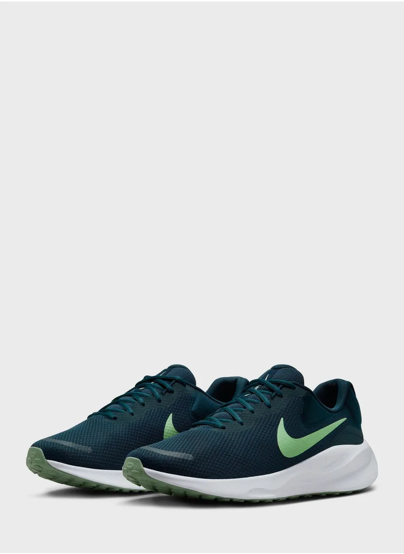Nike Revolution 7