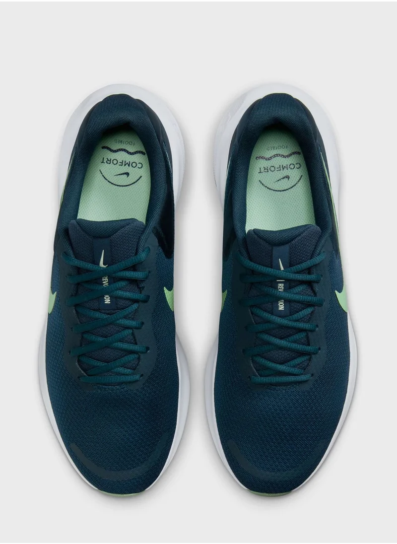 Nike Revolution 7