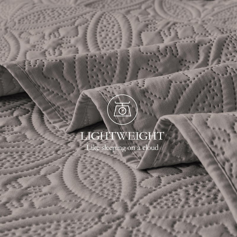 Wuruibo Full/Queen Quilt Set Dark Gray  Microfiber Lightweight Bedspreads  Ultrasonic Embossed Solid Coverlet  Thin Bedding Set For All Season  Soft Breathable Bed Cover(1 Quilt  2 Pillow Shams) - Image 5