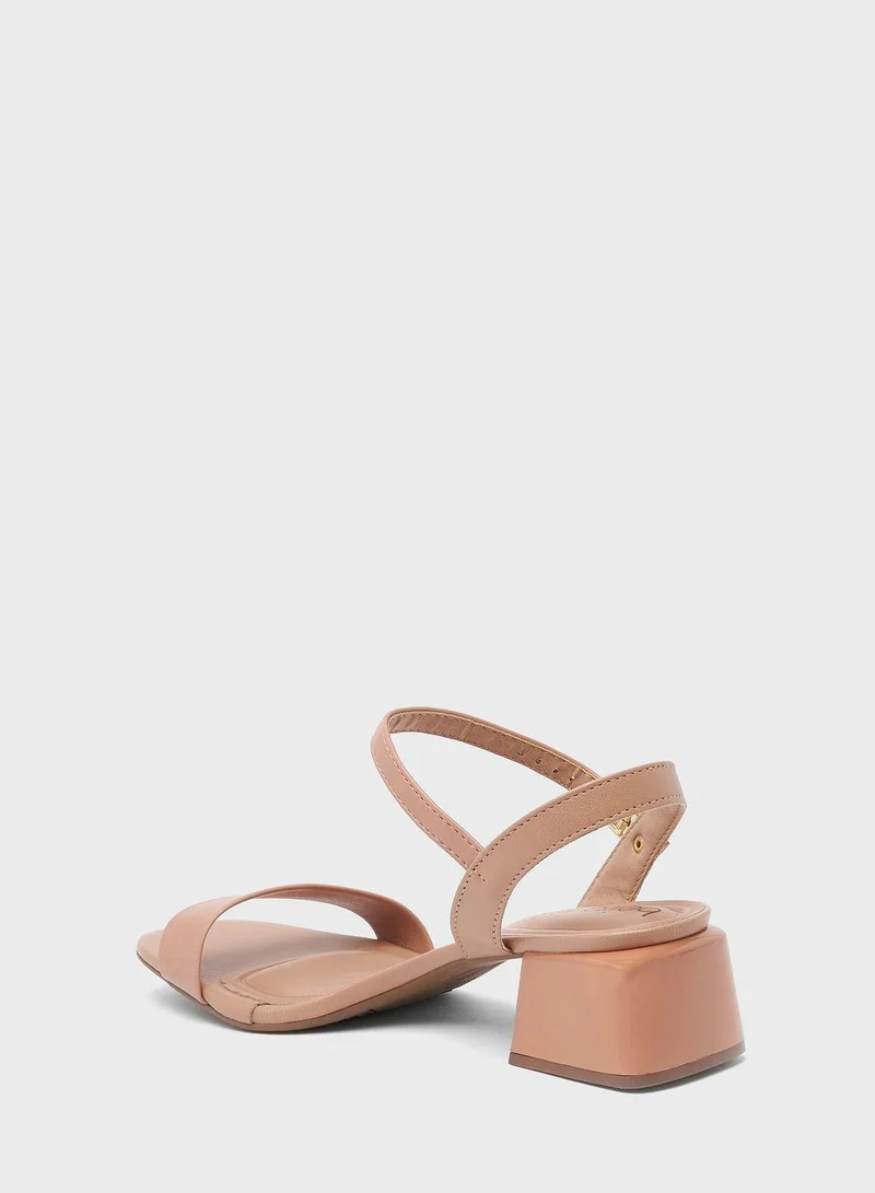 Beira Rio Rosa Sandals