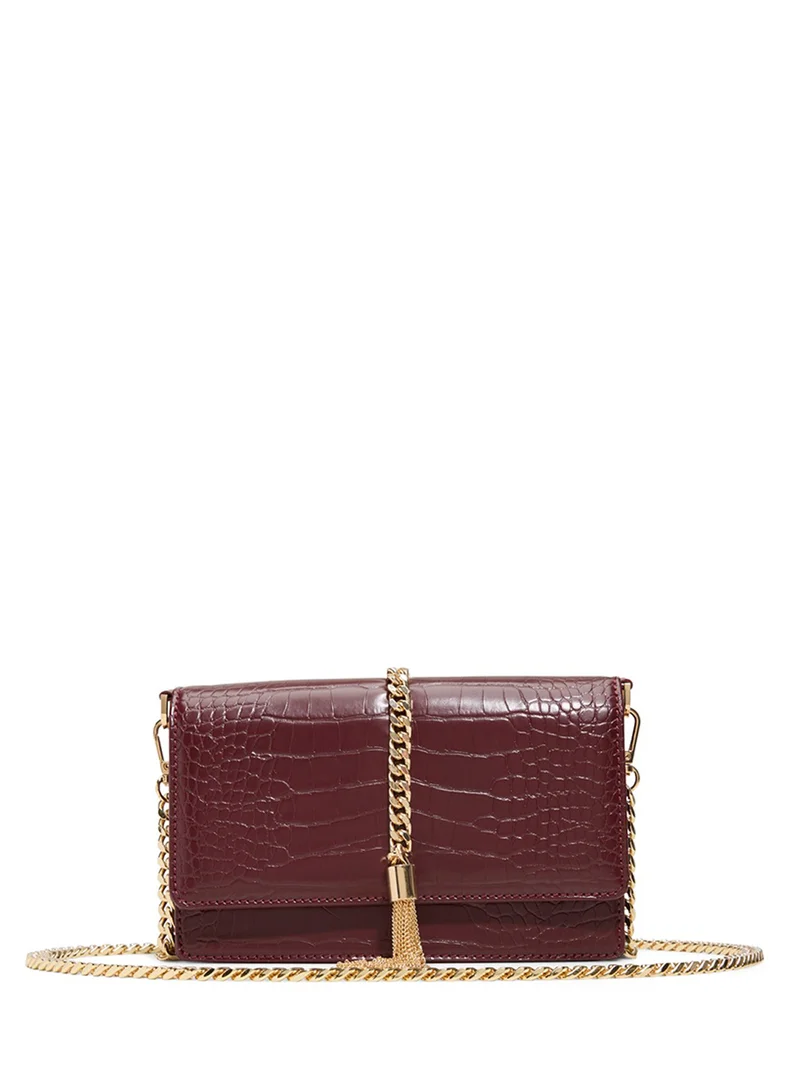 الدو Chain detail flap over crossbody