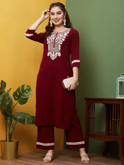 globus Women Maroon Floral Embroidered Round Neck Thread Work Straight Kurta With Trouser