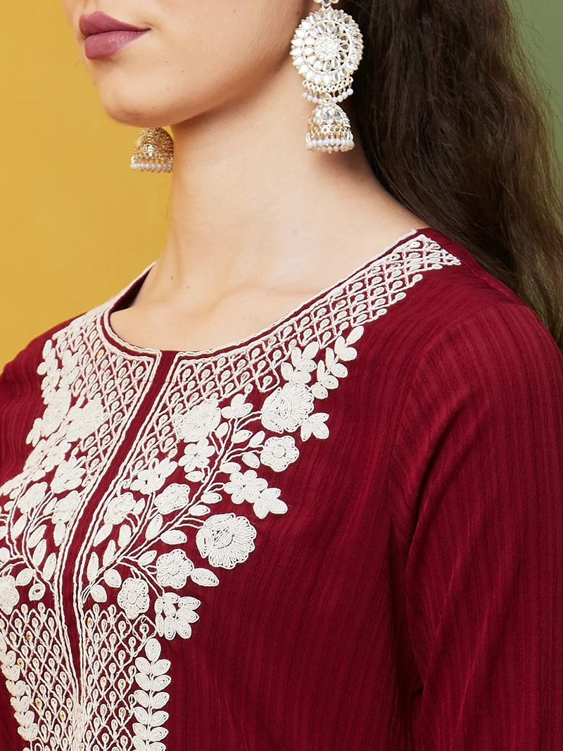 globus Women Maroon Floral Embroidered Round Neck Thread Work Straight Kurta With Trouser