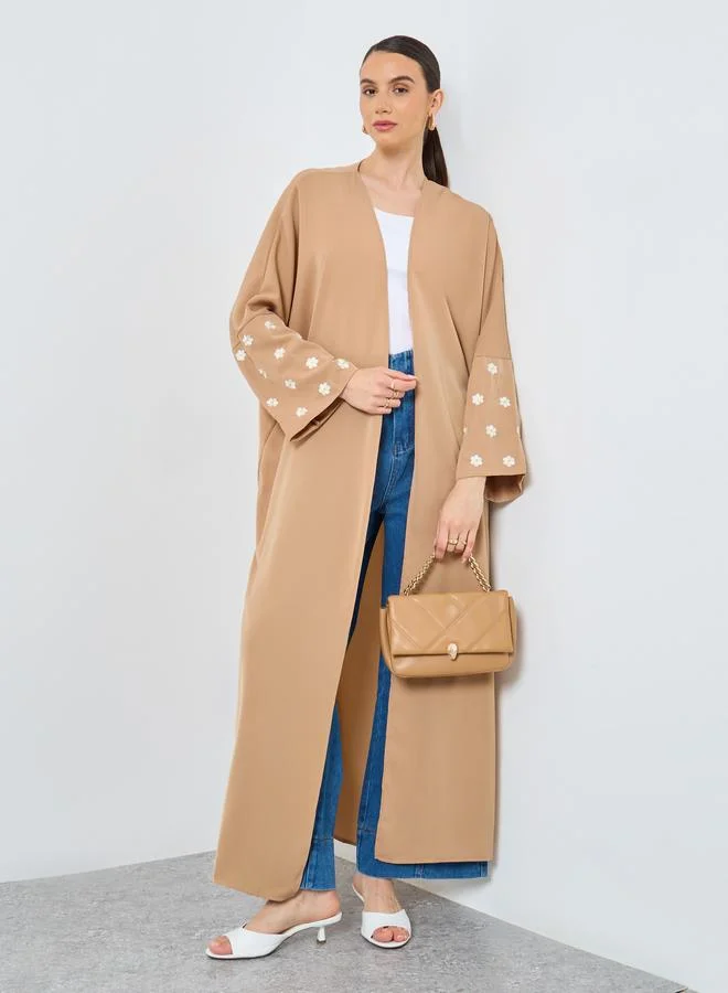 تايك تو عباية مفتوحة بأكمام مطرزة