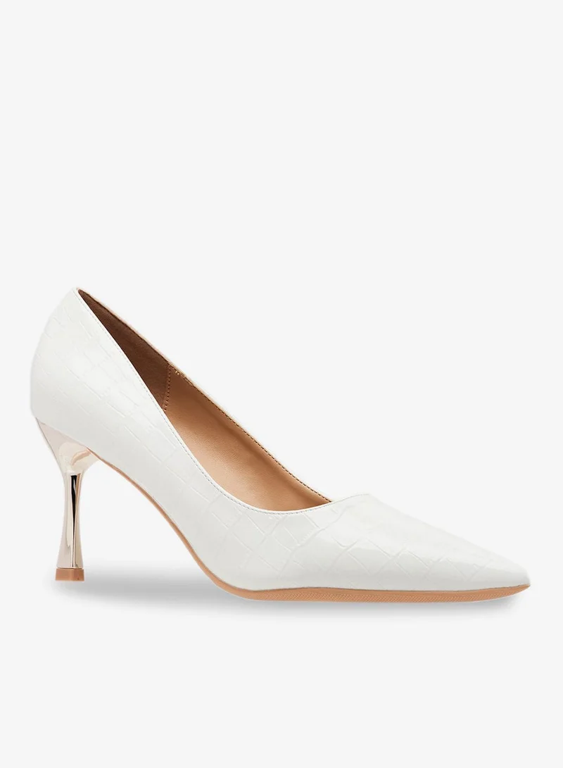 ايلا حذاء بكعب عالٍ