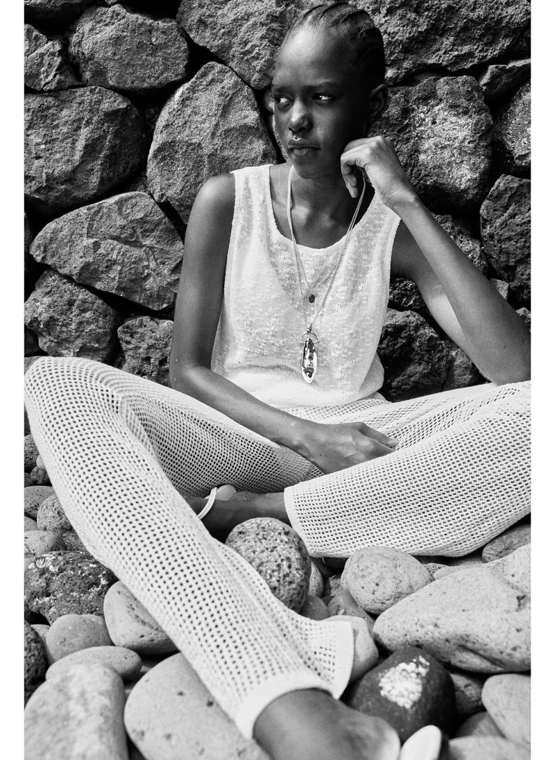 اتش اند ام Textured-knit vest top