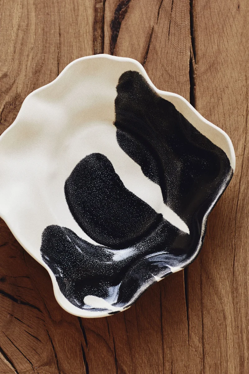 اتش اند ام صينية من التيراكوتا بحجم كبير