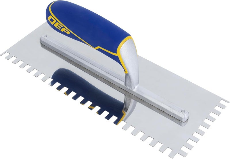 QEP مجرفة ستانلس ستيل بمقبض مريح مربعة الشقوق 1/4" x 3/8" x 1/4" - Image 1