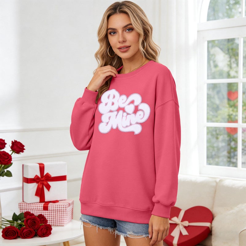 VILOVE Valentines Sweatshirts for Women Be Mine Glitter Patch Valentine Shirts Oversized Love Heart Sweater Holiday Outfits - Image 3