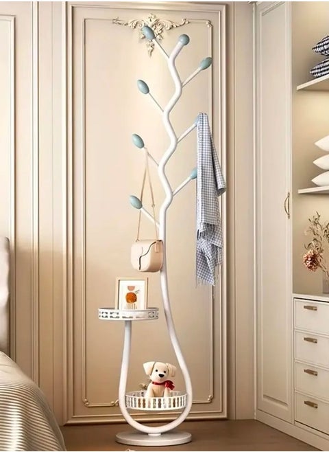 علاقة ملابس بتصميم شجرة أنيق مع رفوف تخزين عملية