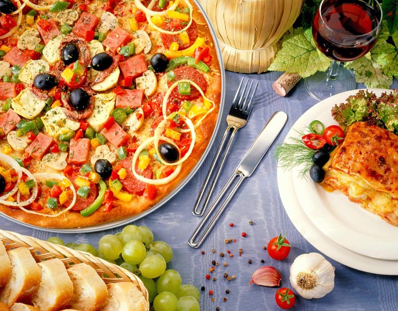 TeamFar Pizza Pan, 13.4 inch Stainless Steel Large Pizza Pan Tray Round Oven Baking Bakeware, Healthy & Heavy Duty, Oven & Dishwasher Safe - Image 5