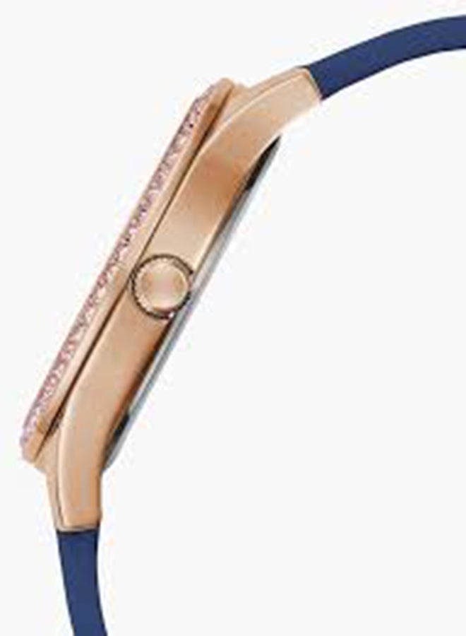 GUESS Women Quartz Analog Round Shape Silicone Wrist GW0530L3 - 38 mm - Image 3