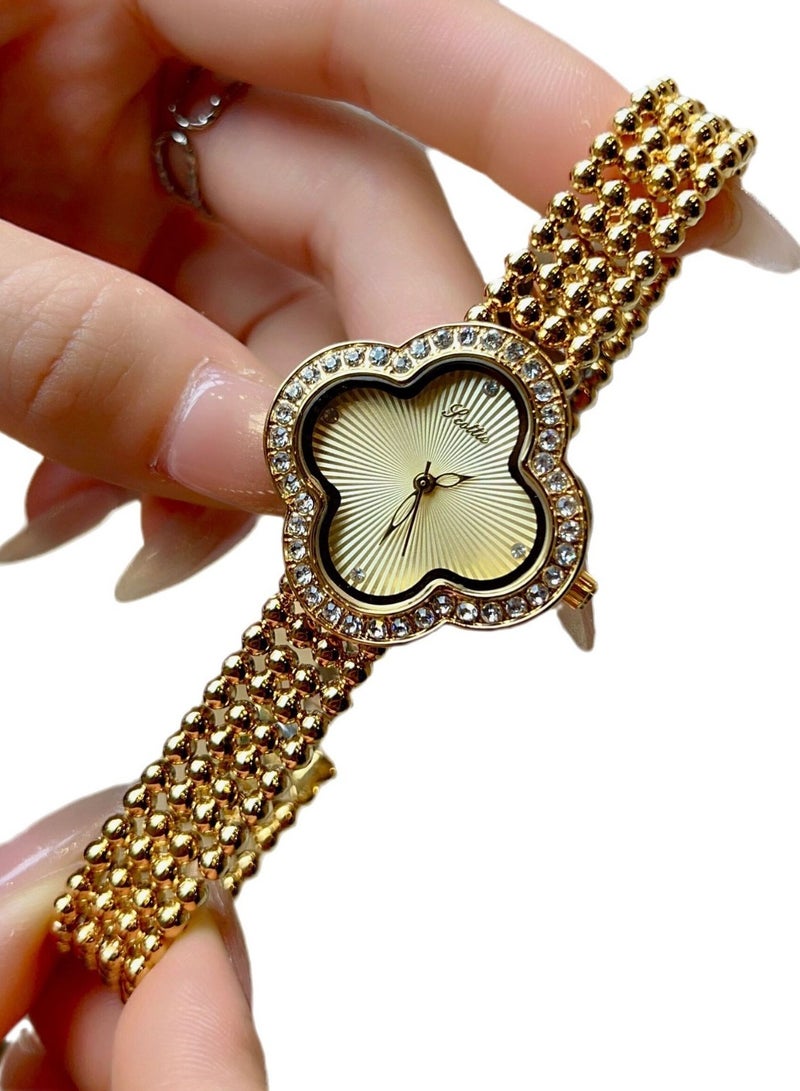 New Women's Watch Bracelet Watch, Women's Diamond Inlaid Flower Shaped Luxury Small Fragrance Style  - Image 3