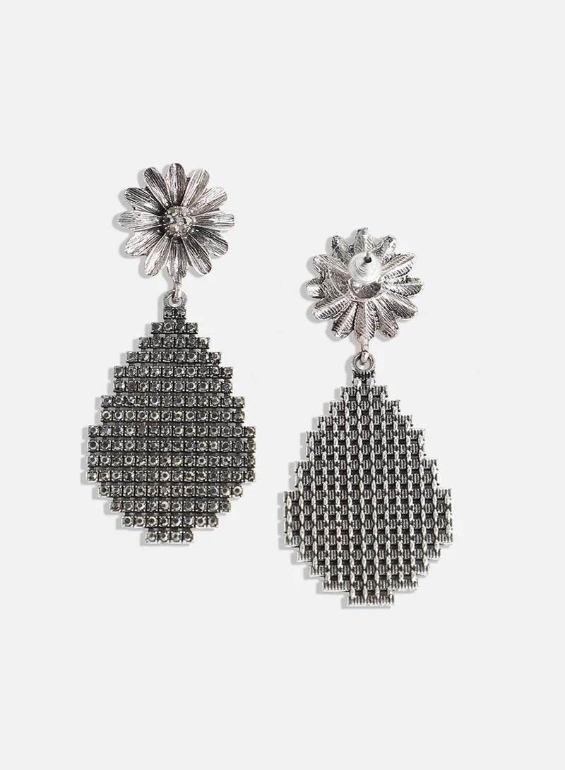 SOHI Daisy Teardrop Cluster Artificial Drop Earring Jewellery
