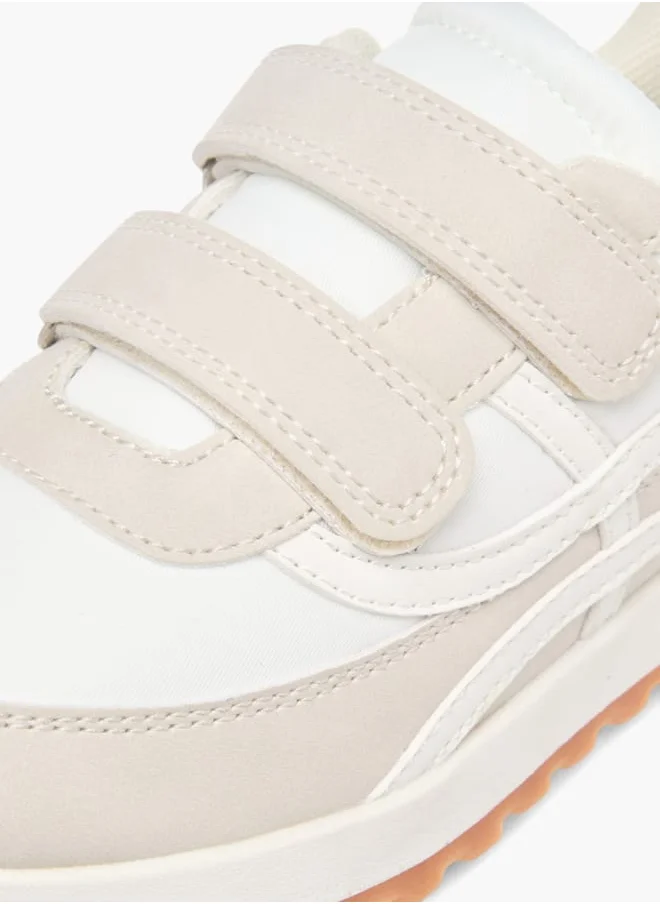 جونيورز Boys Panelled Sneakers With Hook And Loop Closure