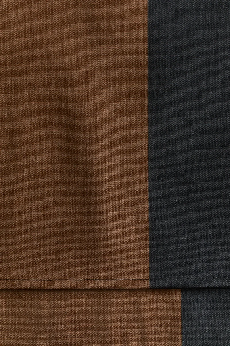 H&M Water-repellent tablecloth