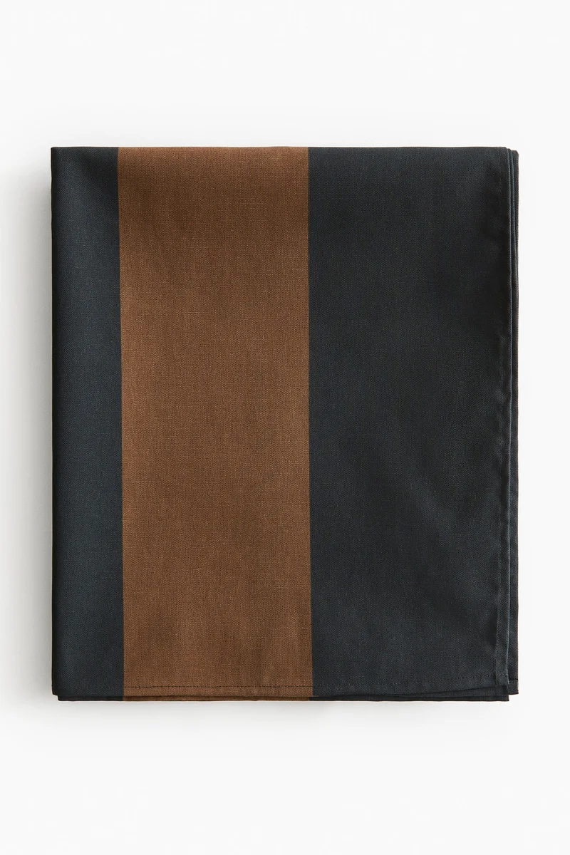 اتش اند ام مفرش طاولة مقاوم للماء