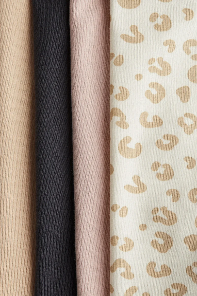 اتش اند ام شورت رياضي من القطن - عبوة من 4 قطع