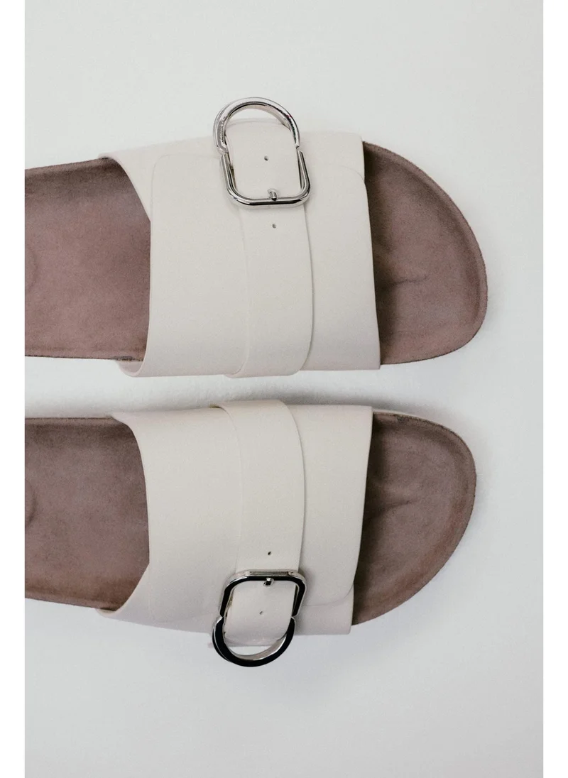 اتش اند ام Sandals