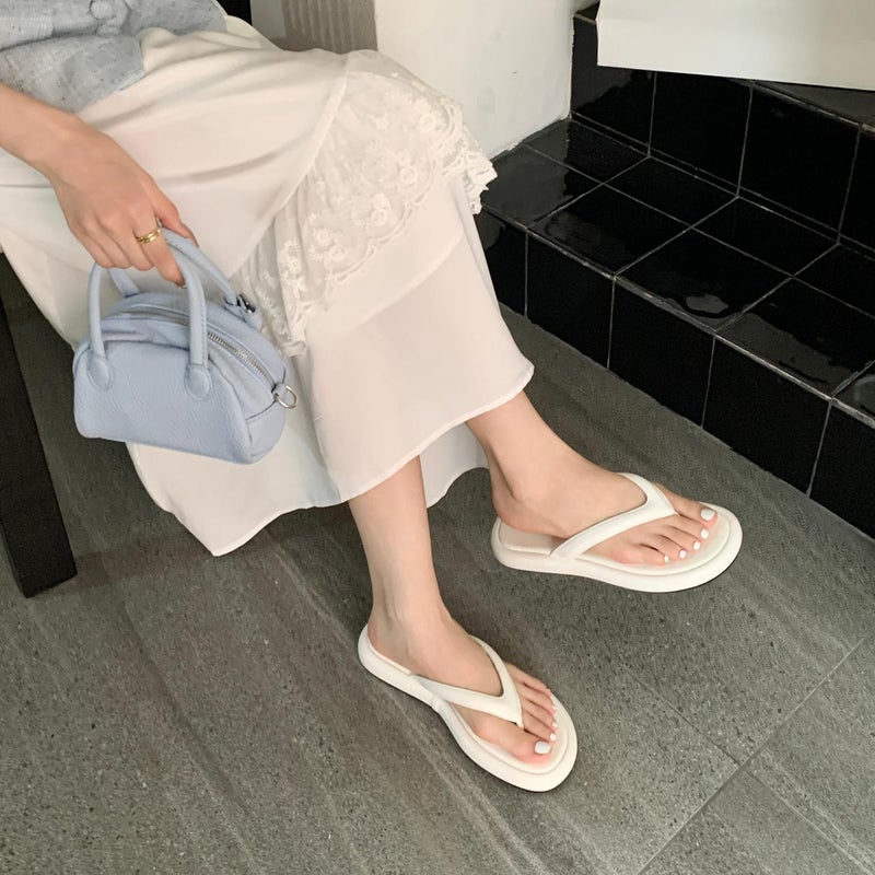 Simple Round-Toe Soft Elastic Thick-Soled Flip-Flops with a Stepping-On-Clouds Feel, Flat Thong Sandals with Thick Soles for Summer Outdoor Wear for Women Yellow - Image 3