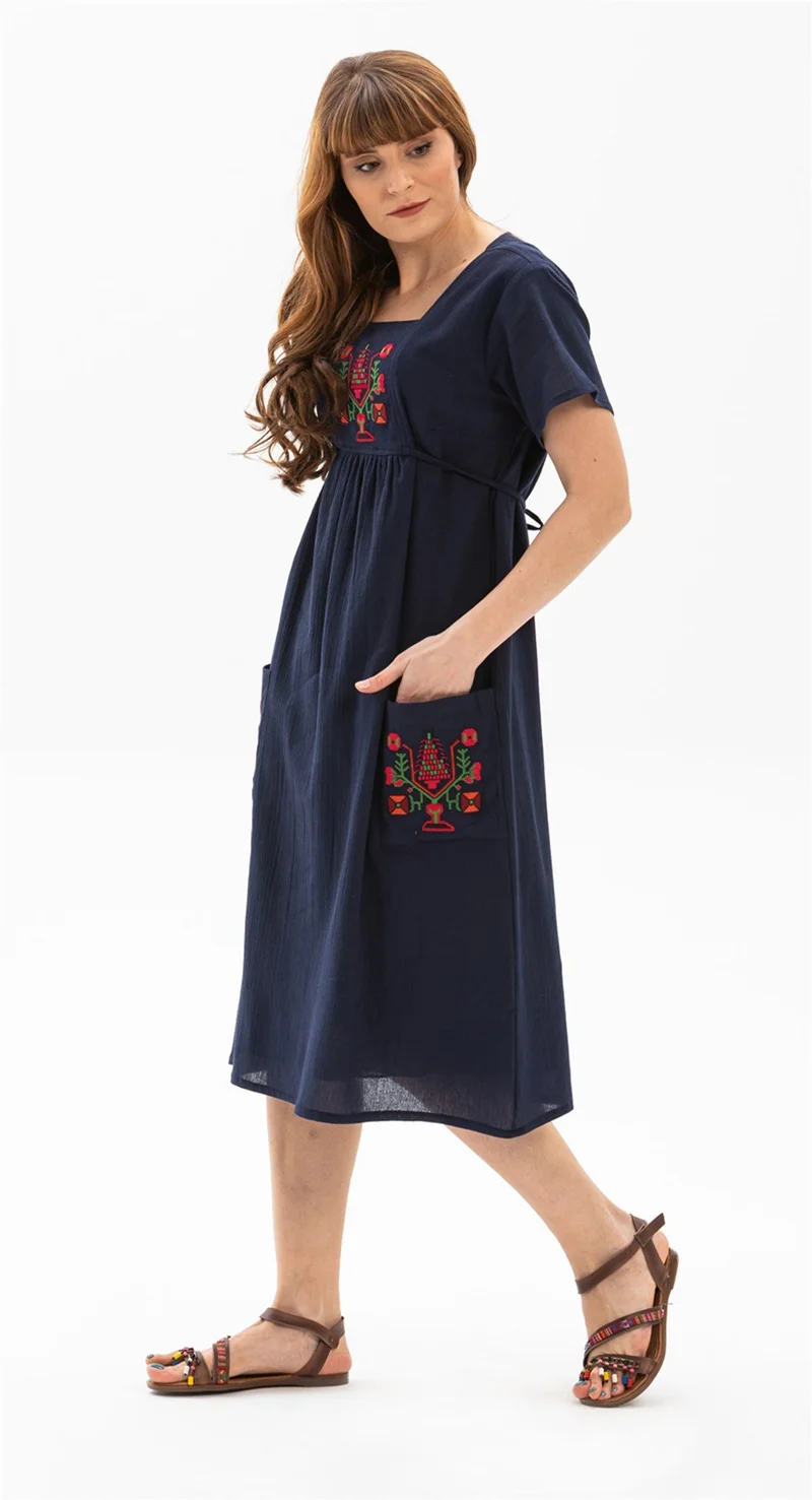 اليش شيل بيزي Embroidered Pocket Dress