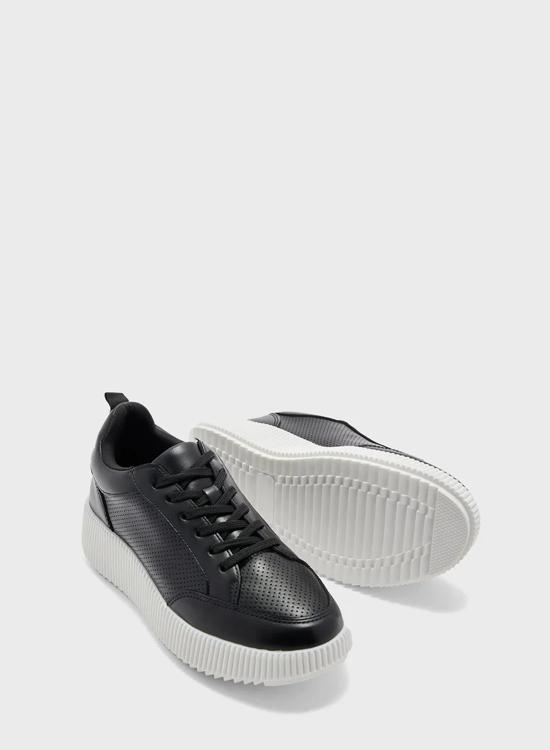 Ginger Textured Flatform Sneaker