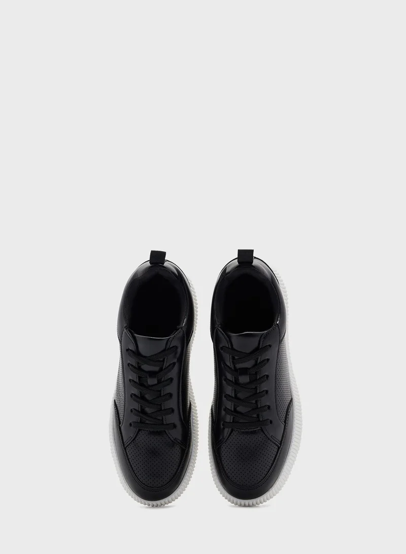 Ginger Textured Flatform Sneaker