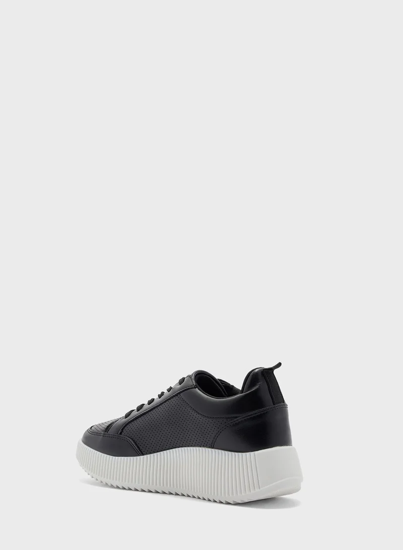 Ginger Textured Flatform Sneaker