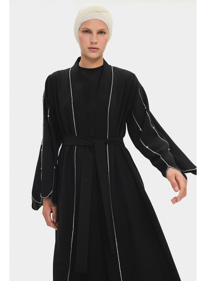 جون عباية سوداء بتفاصيل حجرية وربطة خصر من جوني - Image 3