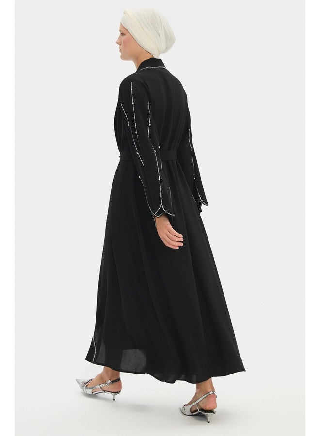 جون عباية سوداء بتفاصيل حجرية وربطة خصر من جوني - Image 4
