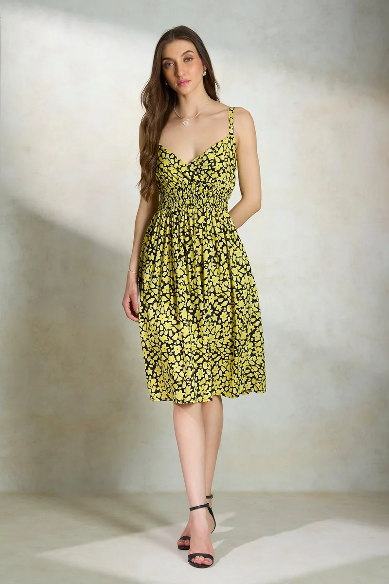 فيرجيو Floral Smocked Bodice Dress