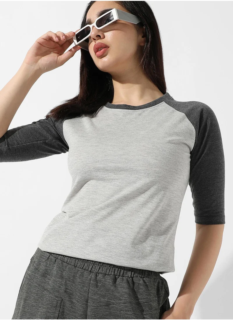 Campus Sutra Campus Sutra Women's Grey Raglan Sleeve Top For Casual Wear | Crew Neck | Short Sleeve | Poly Cotton Top Crafted With Regular Sleeve & Comfort Fit For Everyday Wear