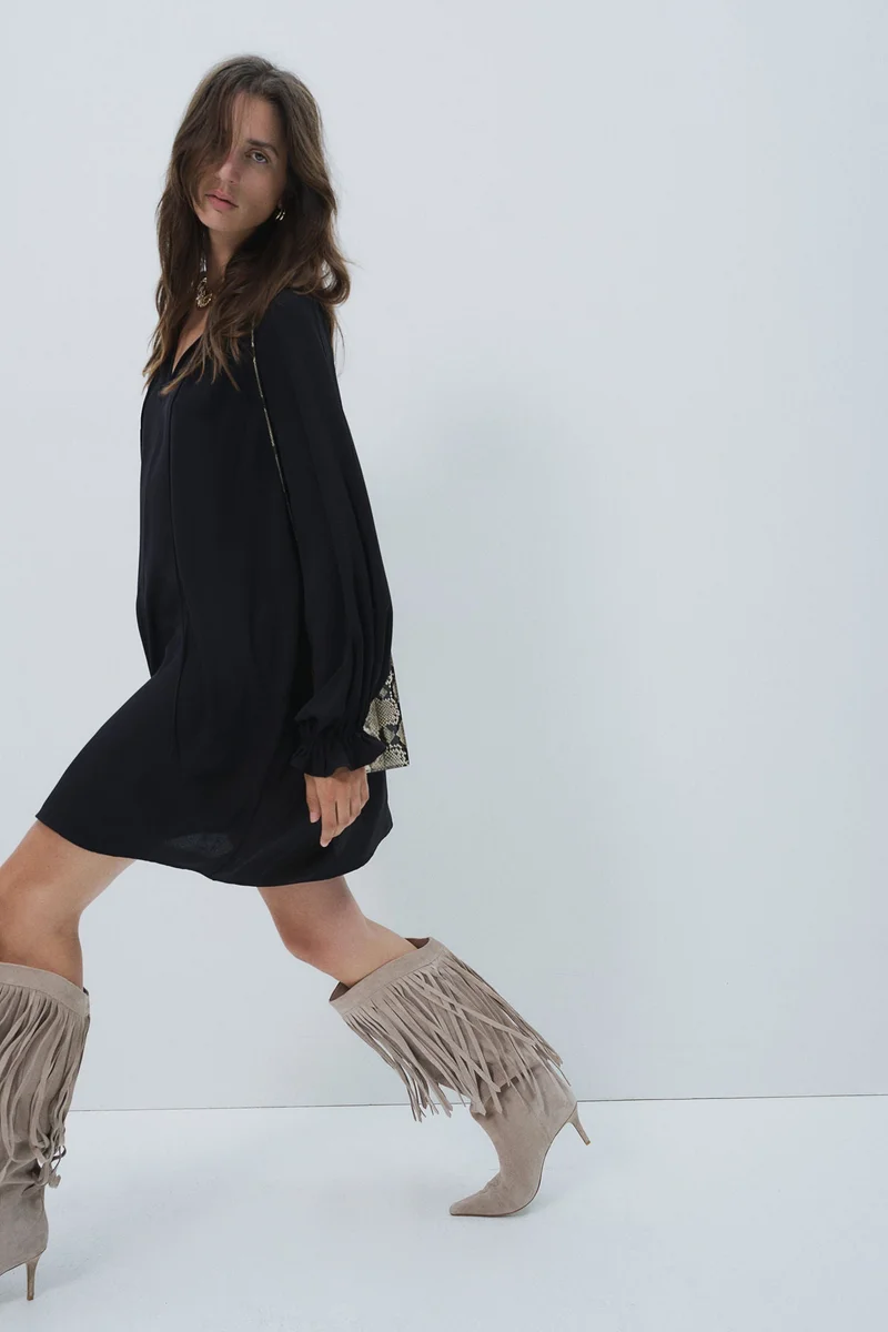 H&M Frilled-Collar Dress